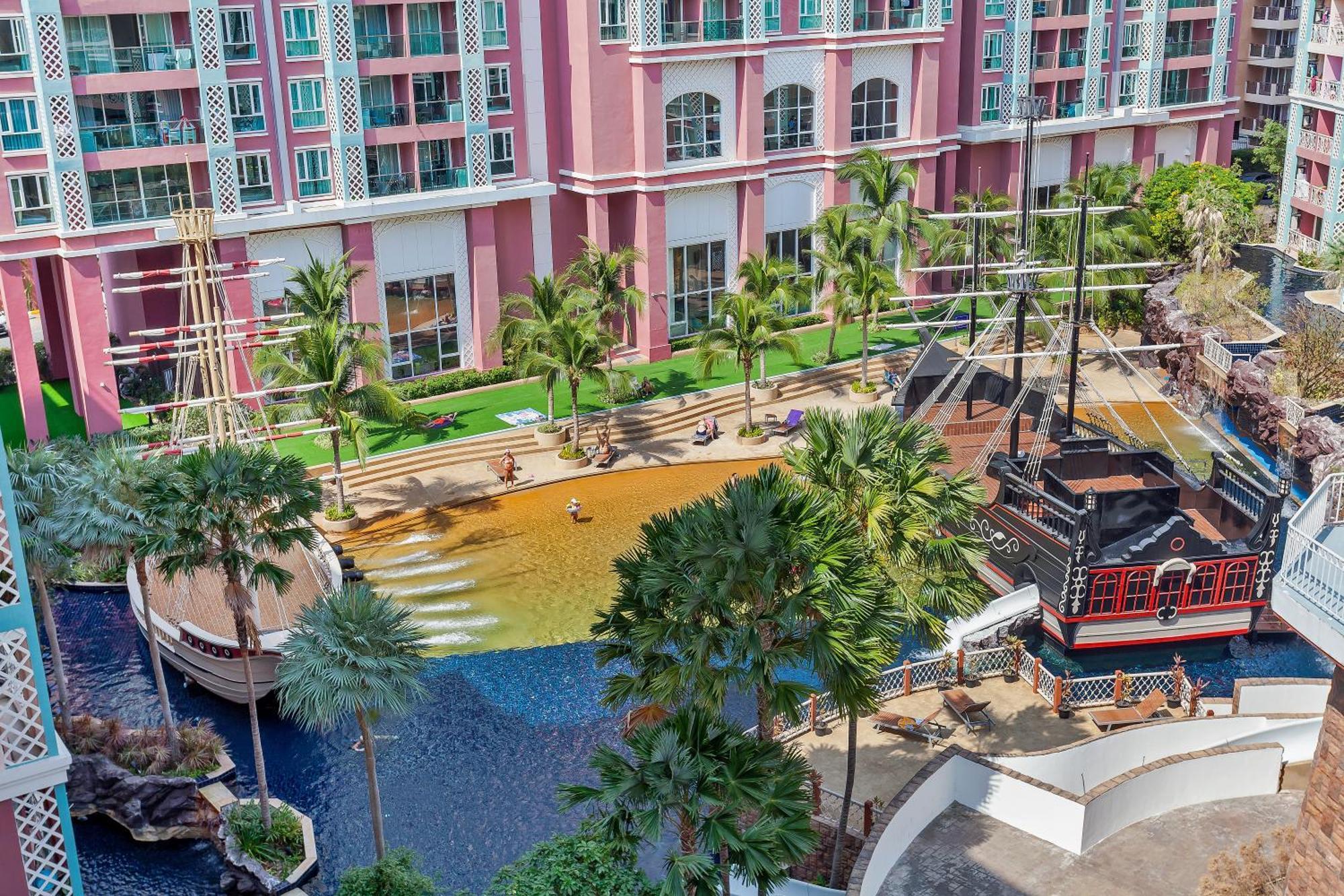 Grande Carribean L Family Stay L Pattaya L Luxury Views & Comfort 객실 사진